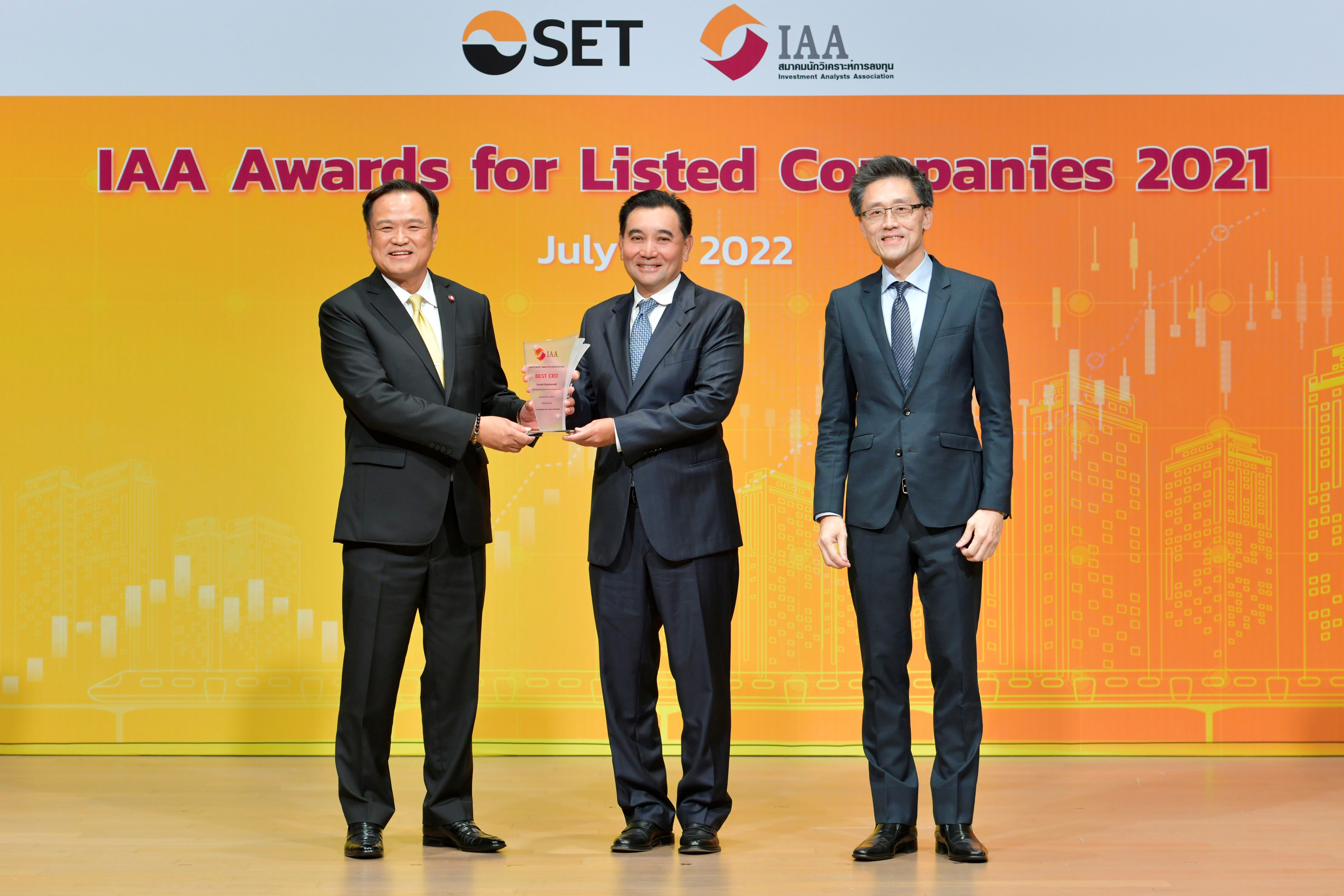 GULF รับรางวัล Best CEO จากงาน IAA Awards 2021